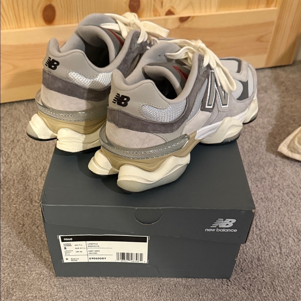 New Balance 9060 - Picture 2 of 6